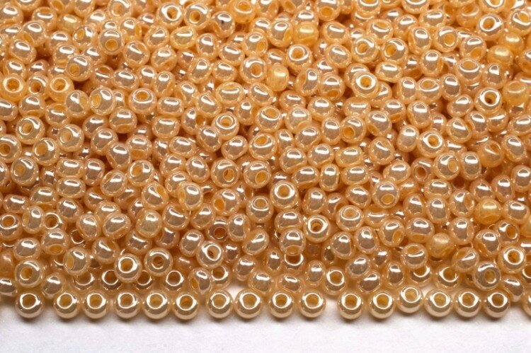 Бисер чешский PRECIOSA круглый 10/0 47115 темно-молочный непрозрачный, 20 грамм