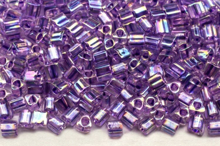 Бисер японский TOHO Triangle треугольный 11/0 #0788 хрусталь/танзанит радужный, окрашенный изнутри, 5 грамм