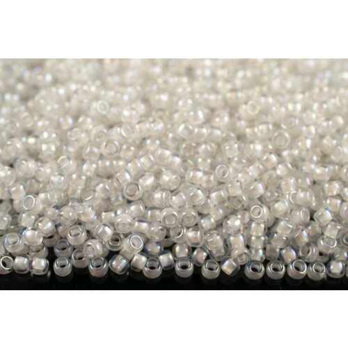 Бисер японский TOHO круглый 8/0 #0777 хрусталь/крем радужный, окрашенный изнутри, 10 грамм