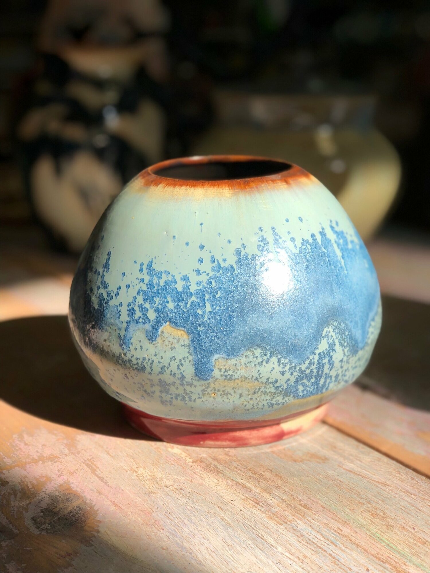 Керамическая голубая ваза ручной работы