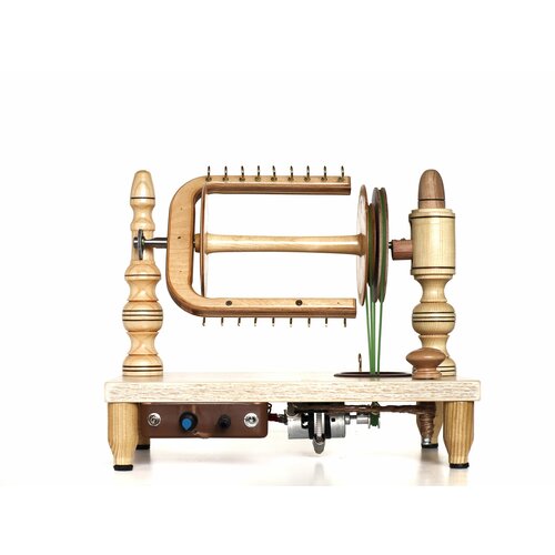 Электрическая прялка с шотландским и классическим натяжением на ножках