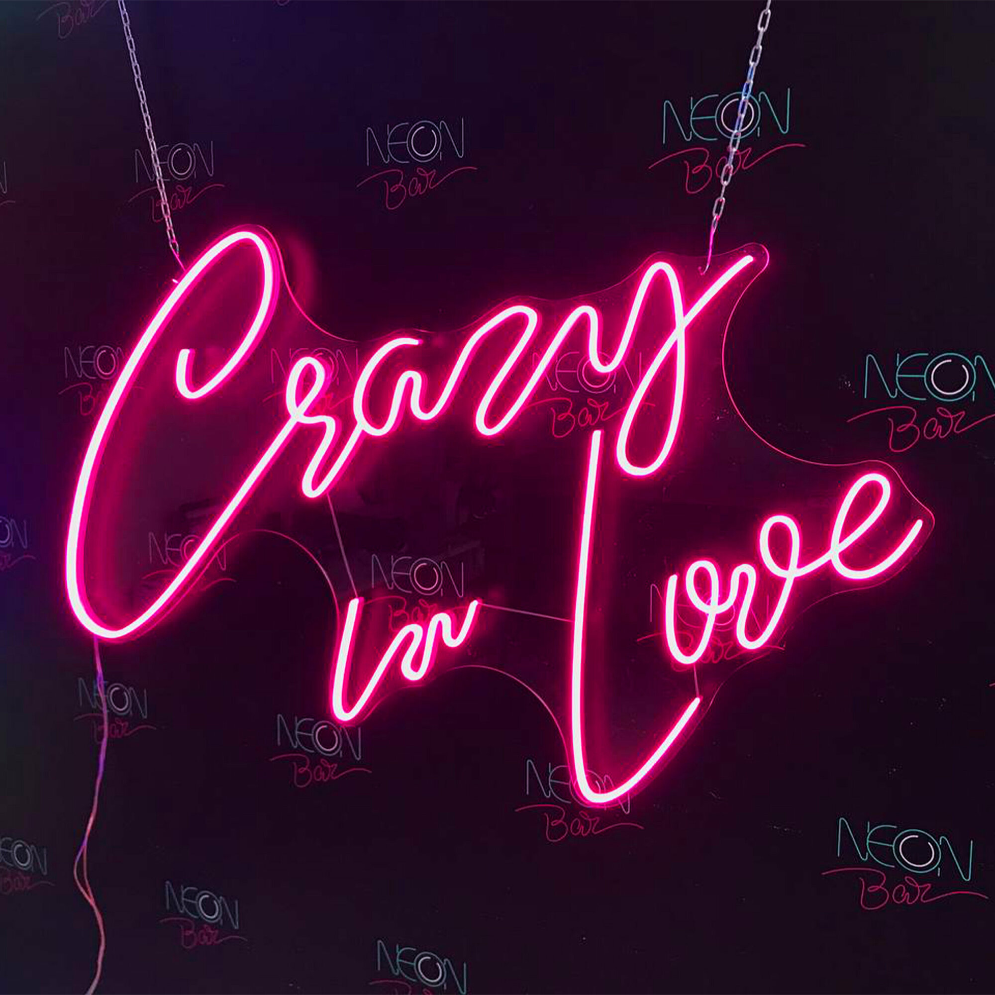 Неоновая вывеска для дома с надписью "Crazy in love", 80 х 49 см. / светильник из гибкого неона - фотография № 2