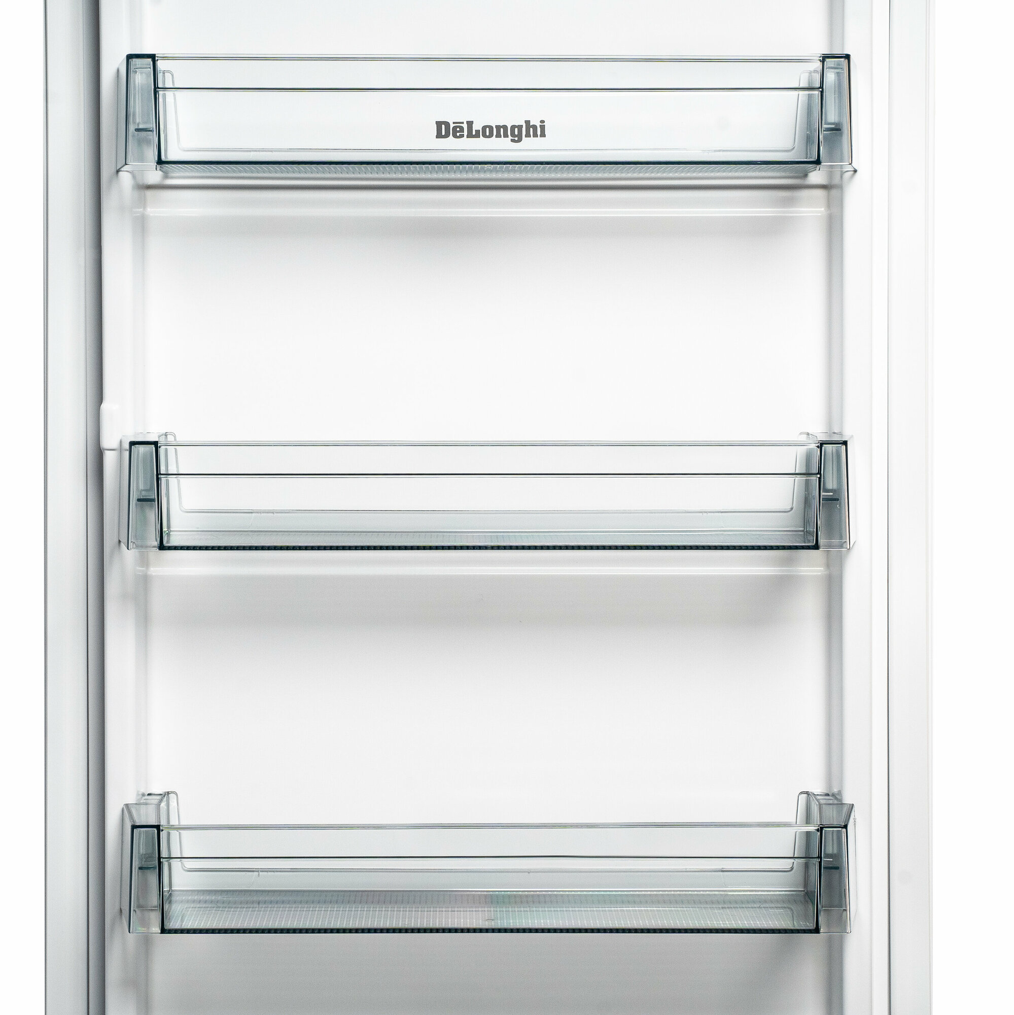 Встраиваемый холодильник DeLonghi DLI 17SE MARCO, однокамерный, белый, объем 300 л, антибактериальное покрытие - фотография № 4