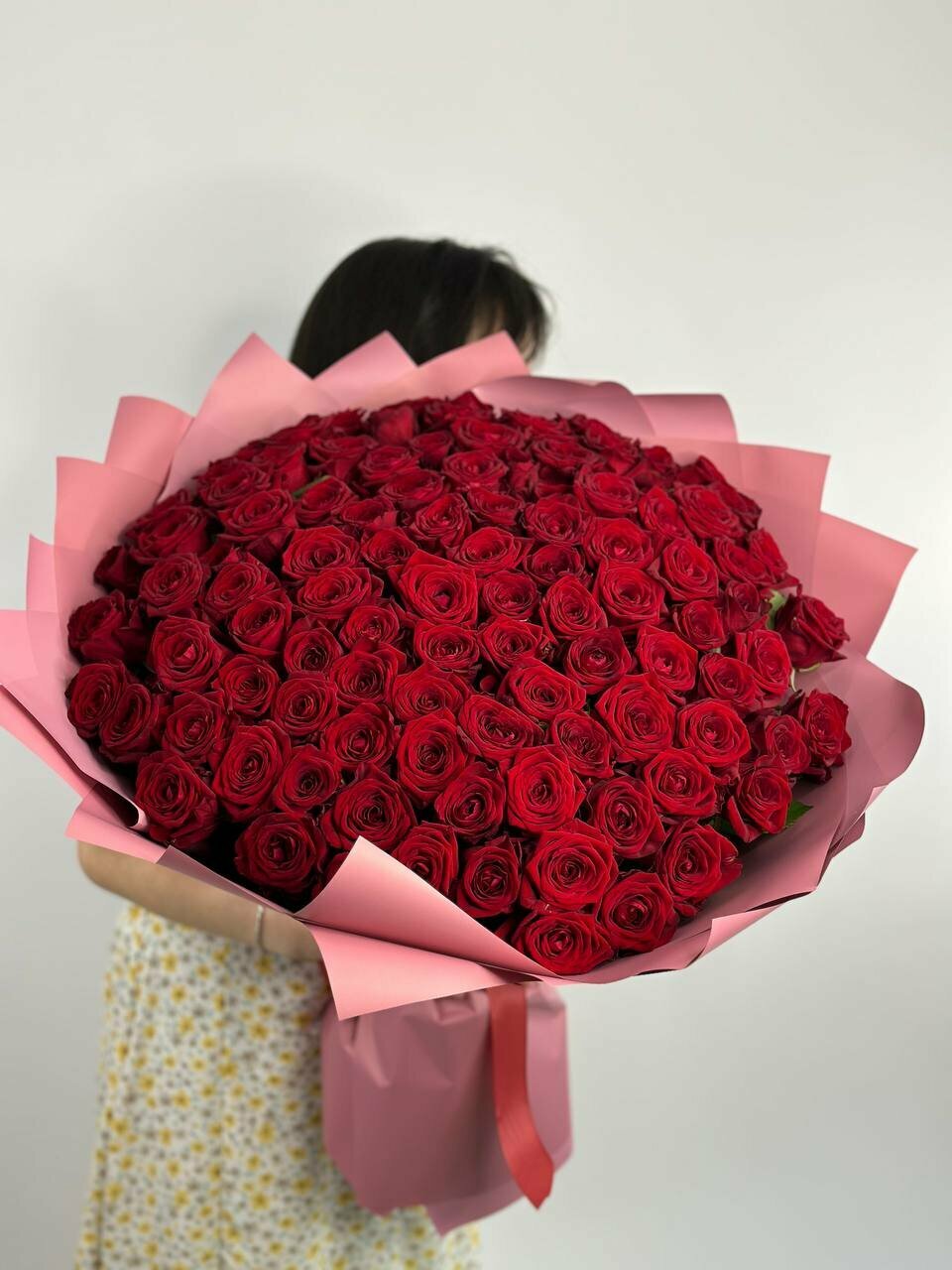 Букет из 101 розы (70 см) ароматные розы рэд наоми с доставкой
