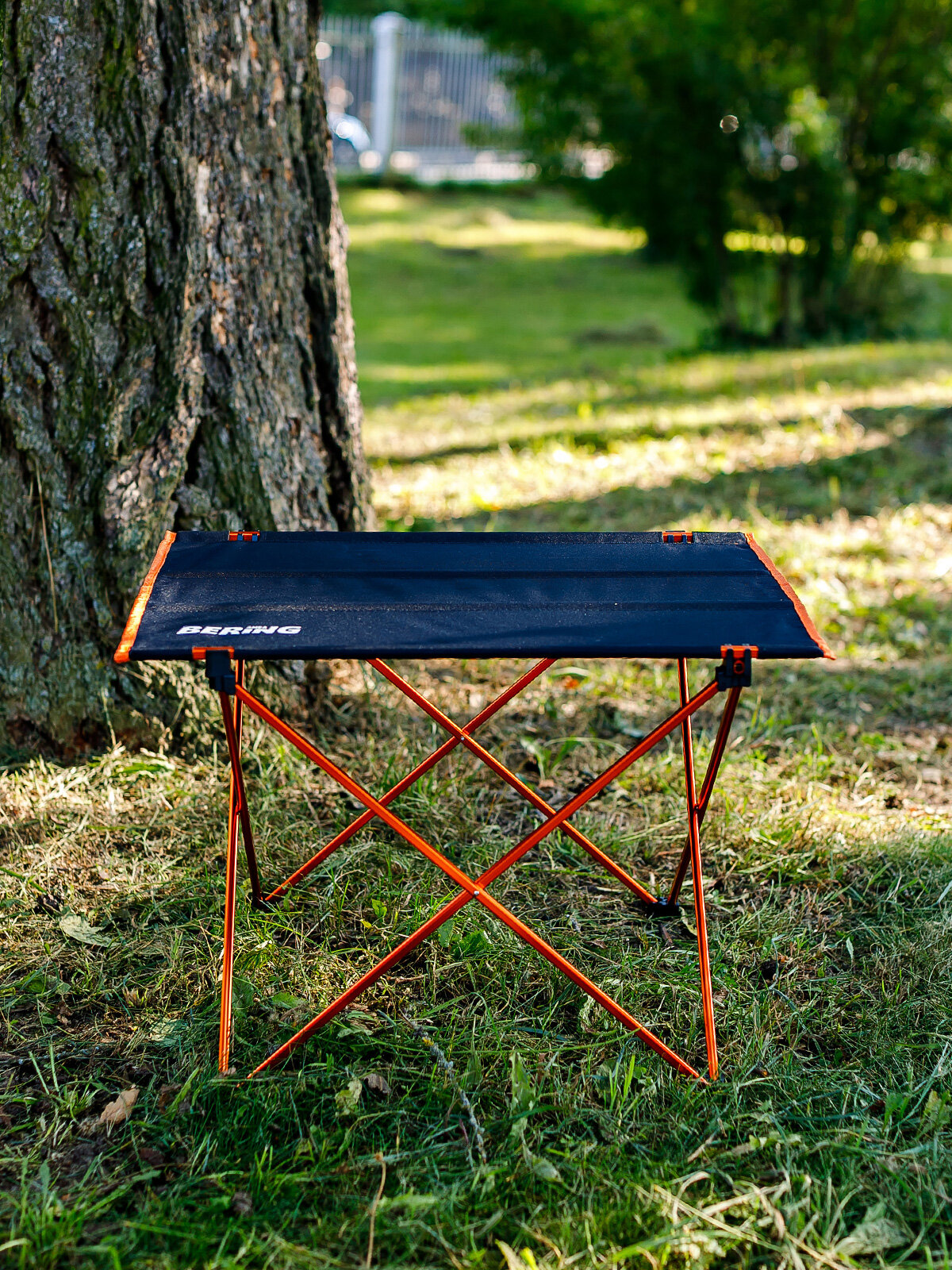 Стол туристический складной AMEA BERING оранжевый металлический каркас легкий черная водонепроницаемая столешница