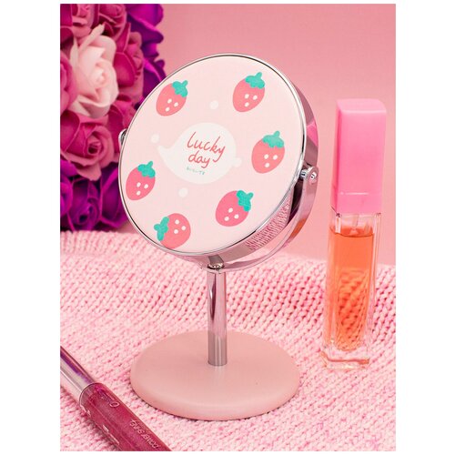 фото Зеркало косметическое "клубника. lucky day", на подставке, цвет розовый михимихи