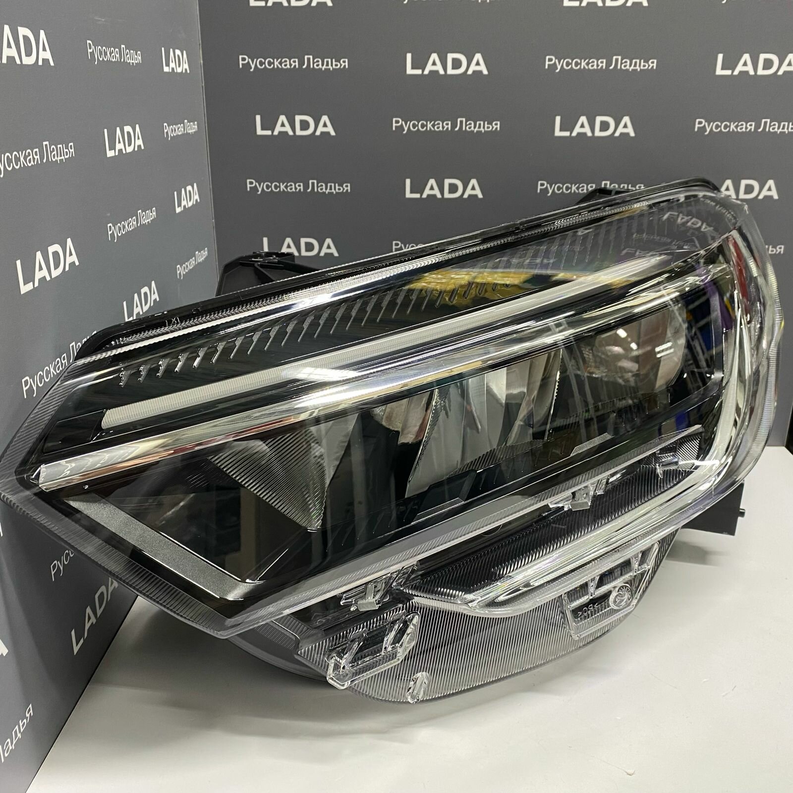 Блок-фара передняя левая для Lada Vesta NG (оригинал).