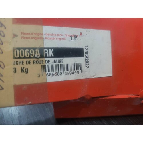 Кронштейн колеса Kuhn VNB0069A, оригинал