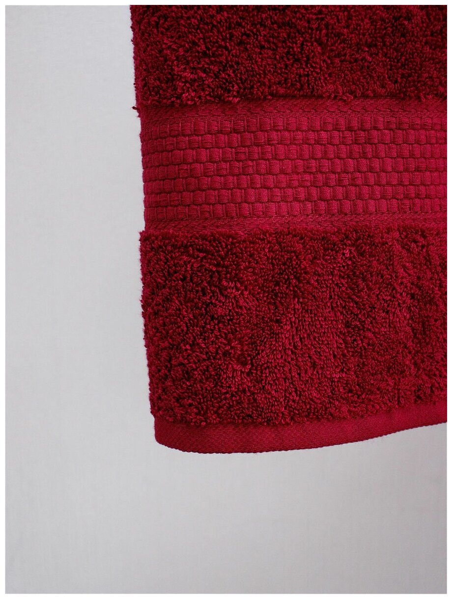 Полотенце махровое банное с вышивкой Хозяйка дома - фотография № 4