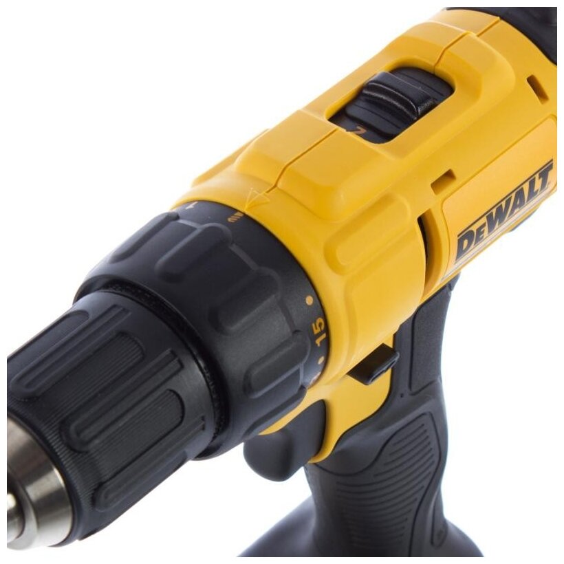 Дрель-шуруповерт аккумуляторная DEWALT DCD771S2 - фотография № 3