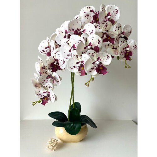 Искусственная орхидея в кашпо от бренда 