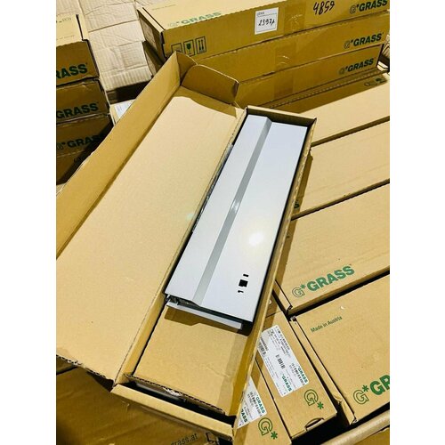 Боковины прав лев высота 122мм Nova Grass P 930 400 CL NV 9006 SS1 NP Classik Dekor H 122 серый металлик GRASS Австрия 4000₽