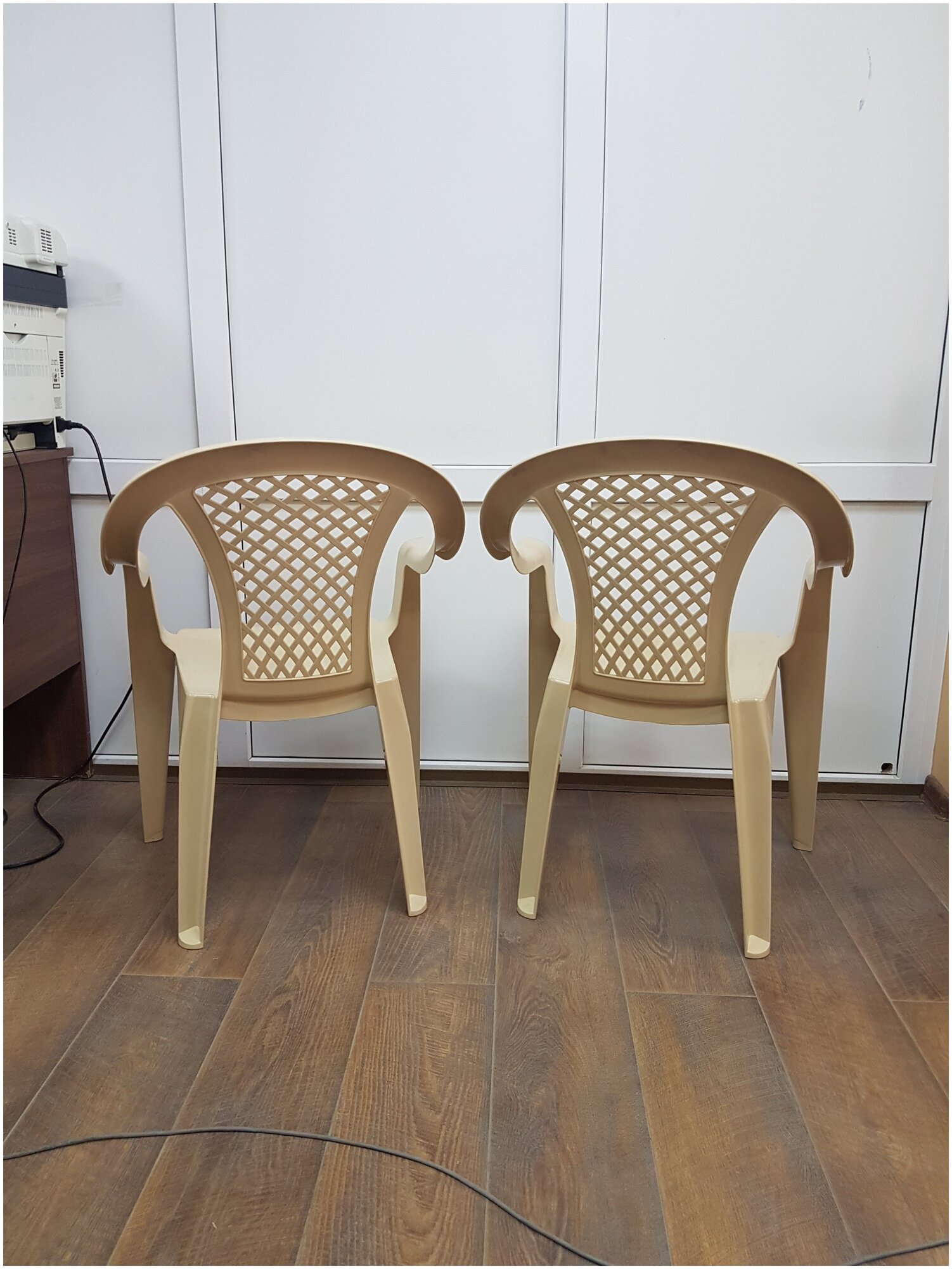 Садовые пластиковые кресла стулья для дачи Фабио, Бежевый, 2 шт - фотография № 2