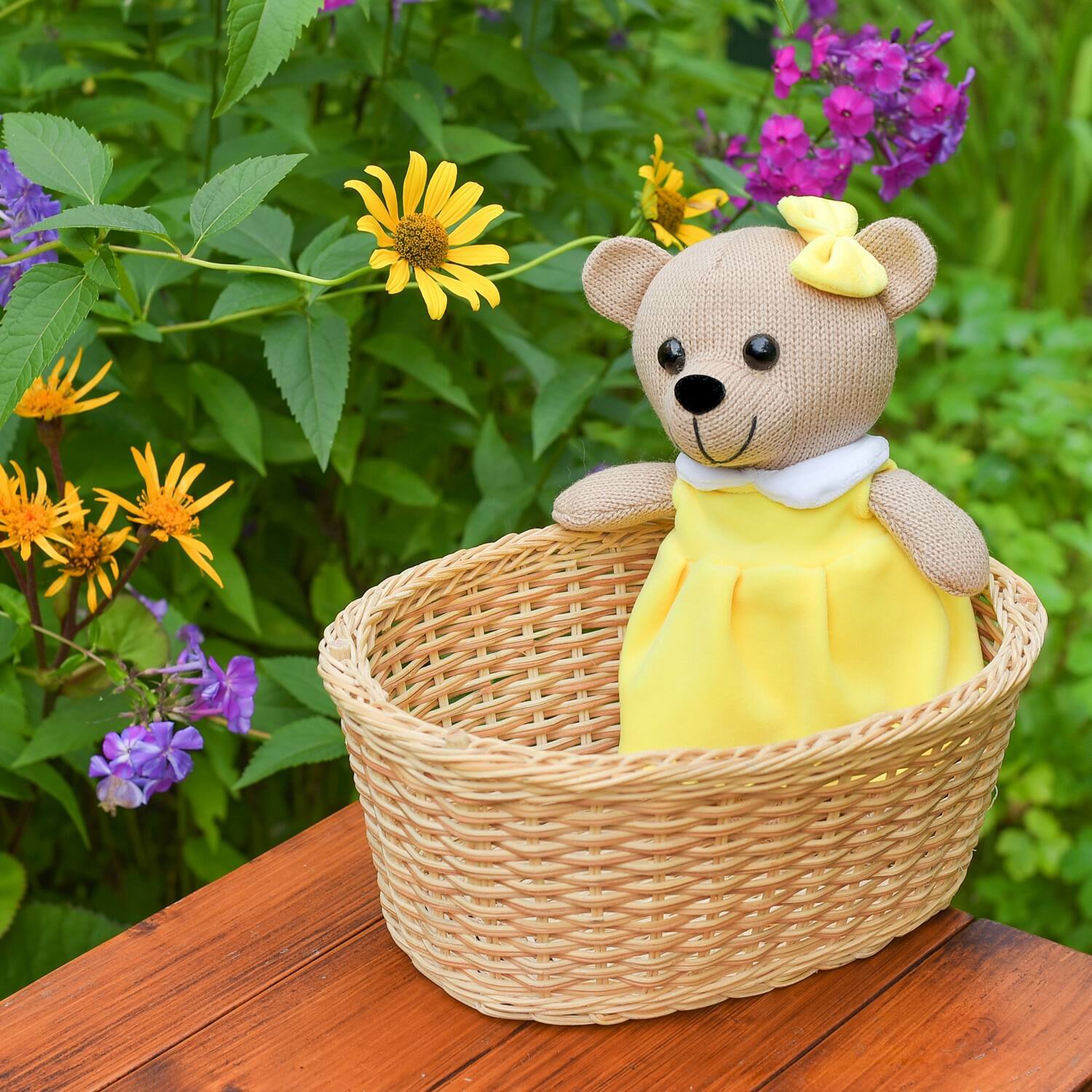 Игрушка мягкая Abtoys Knitted Мишка девочка вязаная желтом платьице 25 см - фото №5