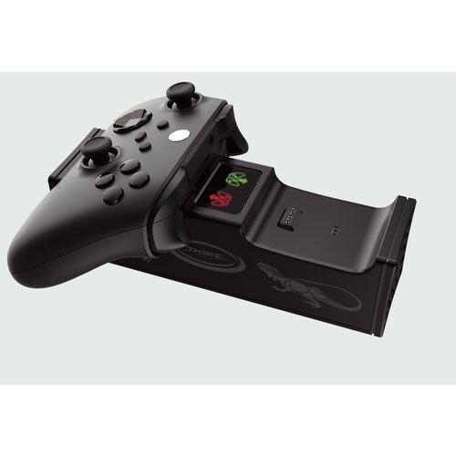 Зарядная станция DOBE черная для 2-х контроллеров XBOX Series SX 2 аккумулятора 219000₽