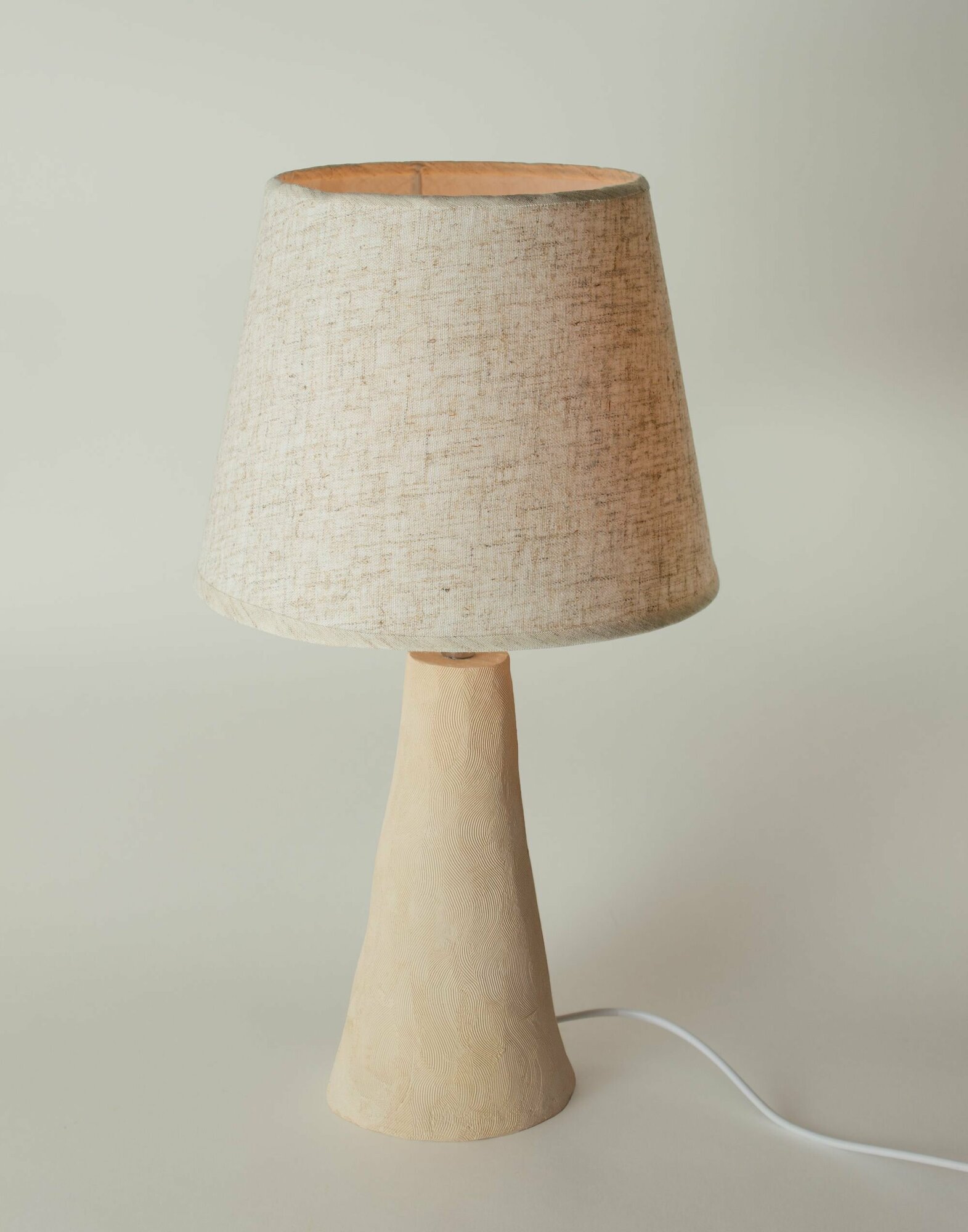 Керамическая настольная лампа с абажуром, "бежевый вельвет"