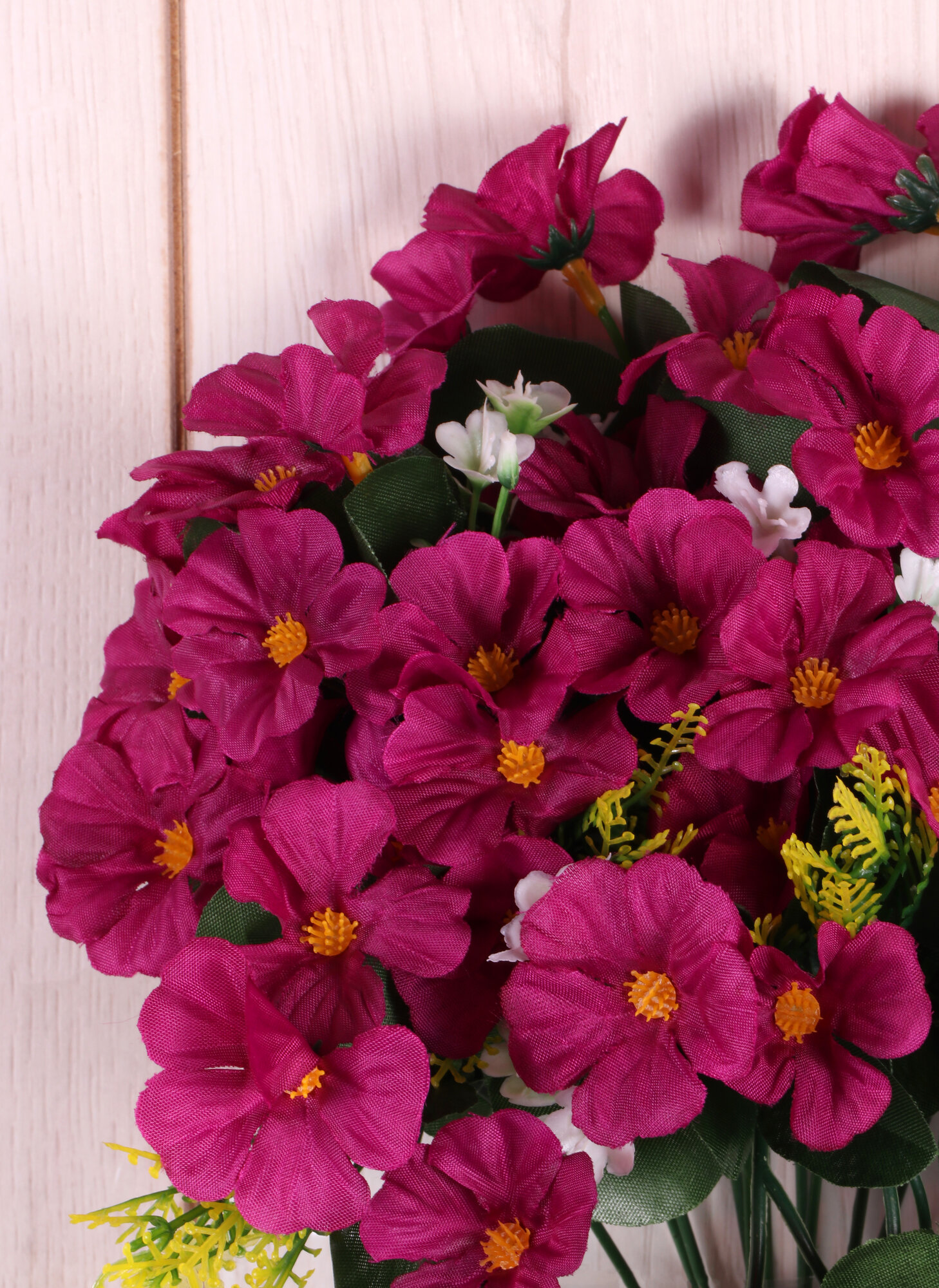 Искусственные цветы для декора Фиалка свисающая GreenHol, длина 48, бордовая, декоративные цветы интерьера — фото 1