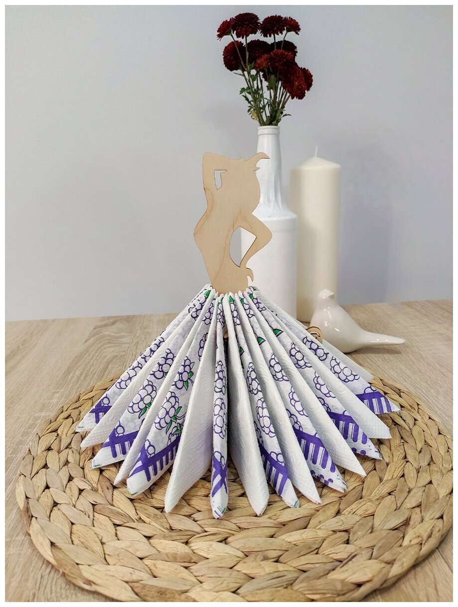 Салфетница "Девушка танцует" Woodcarver