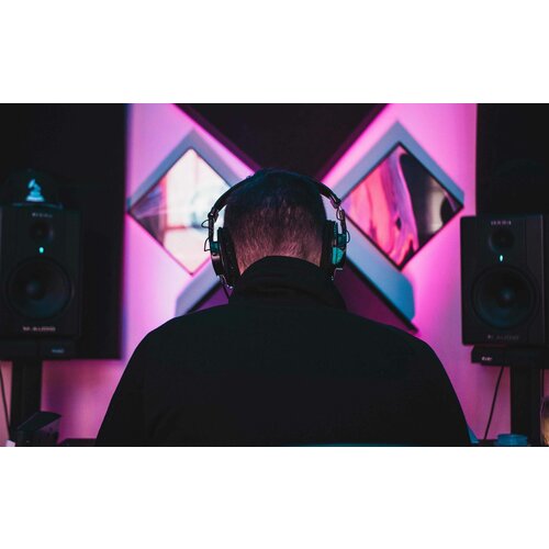 Постер на экокоже 40x50 LinxOne Диджей музыкант наушники музыка 104 105000₽