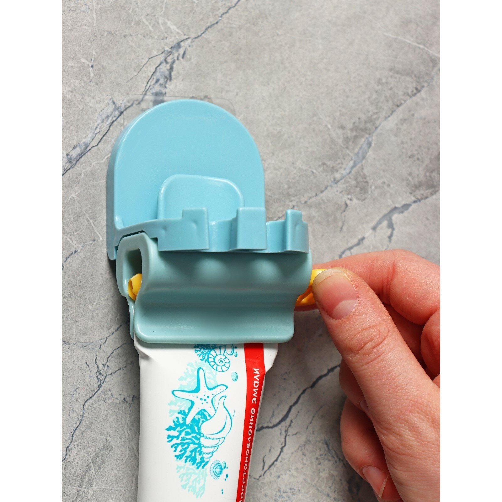 Держатель для зубных щёток на липучке, 7×5,2×8 см, цвет микс - фотография № 15