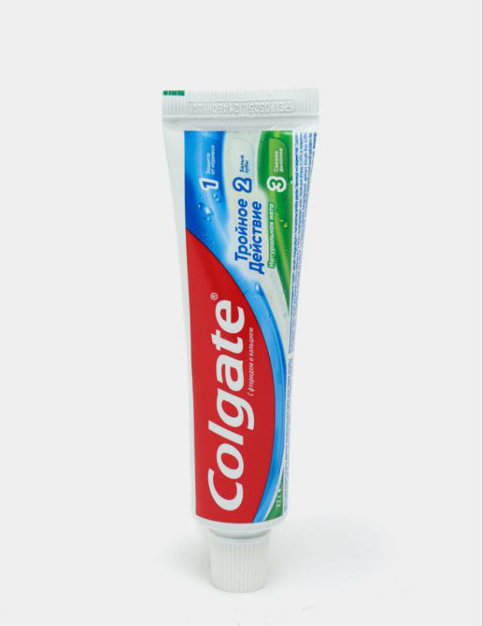 Зубная паста Colgate "Triple Action", с освежающими кристаллами, 50мл