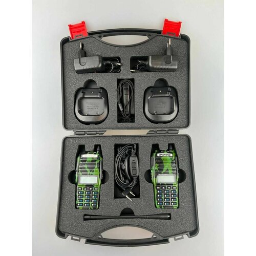 Набор тактических раций Baofeng UV-82 8W зеленого и зеленого цвета с наушником для охоты рыбалки и туризма в защитном противоударном кейсе 1351900₽
