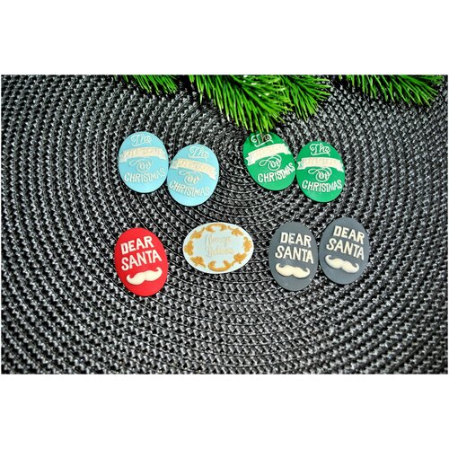 Пластиковый кабошон в новогодней тематике 