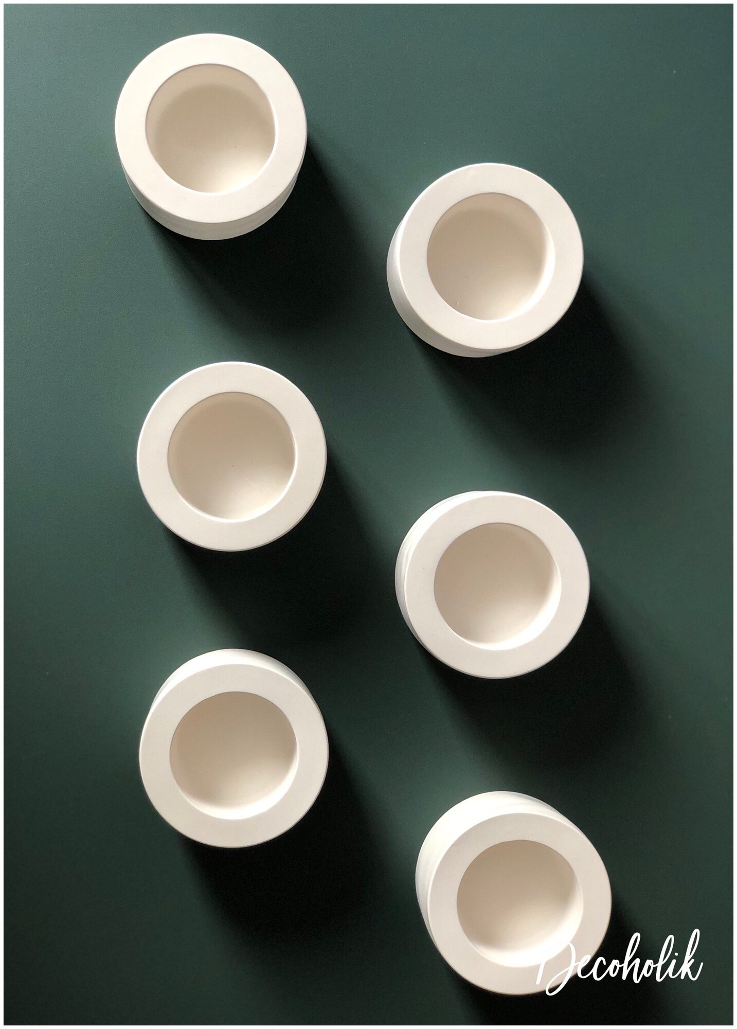 Набор подсвечников для чайных свечей 3 штуки белого цвета. 7,5х4. Гипс. - фотография № 6