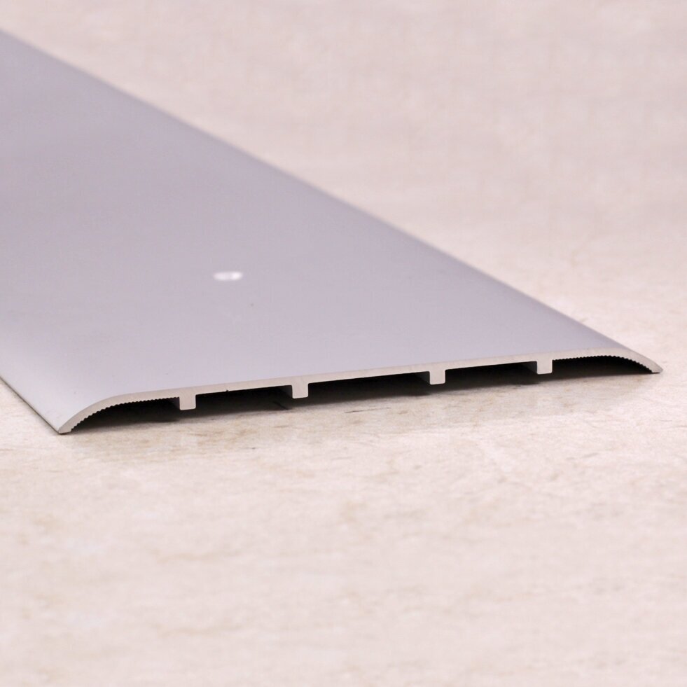 фото ПО100 - Порожек из алюминия анодированного серебро матовое 100 мм длина 2.7 метра с открытым креплением