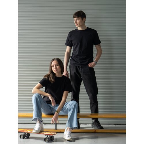 фото Футболка хлопок, однотонная, размер 52, черный нет бренда