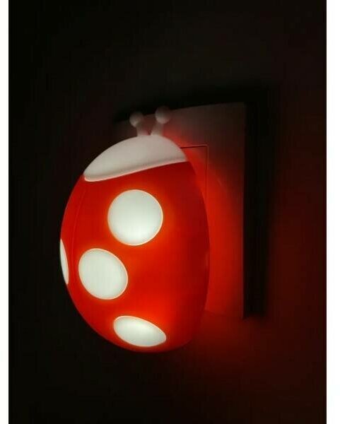 Светильник ночник "Божья коровка" от сети с сенсором красный