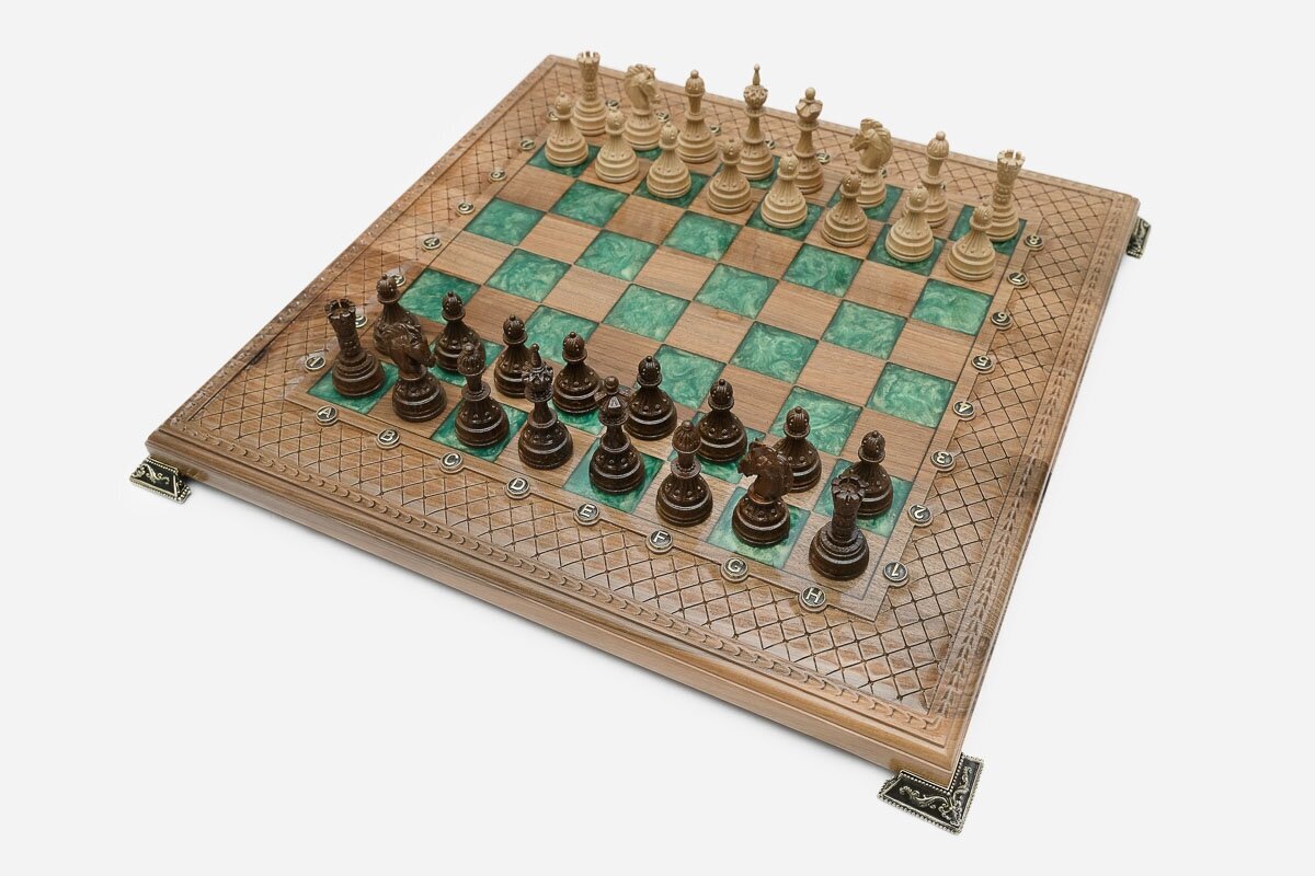 Шахматы из бука ручной работы- настольная игра