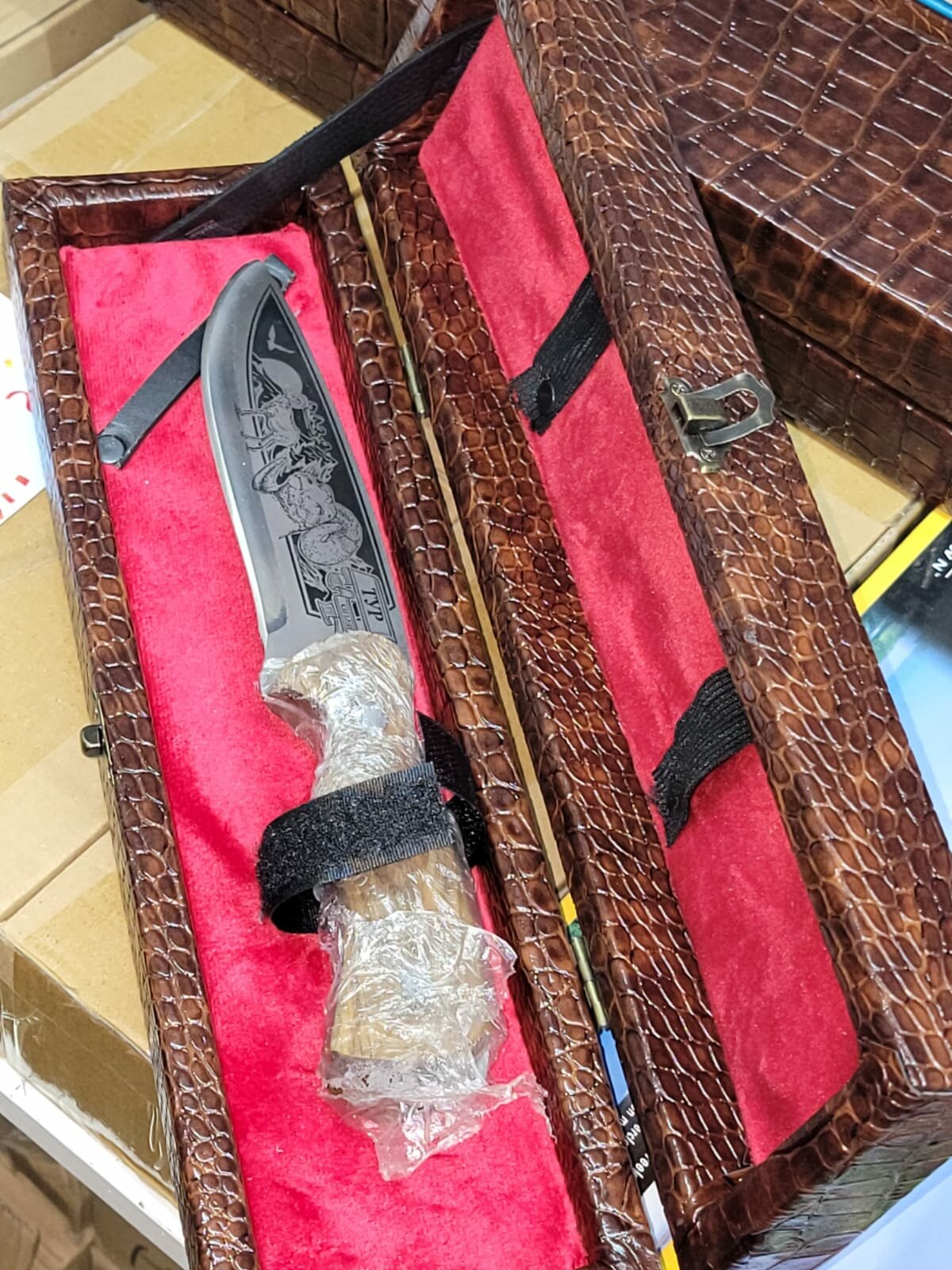 Нож туристический ТУР кизляр разделочный в чехле ножнах и подарочном кожаном футляре ( сделано в Кизляре)