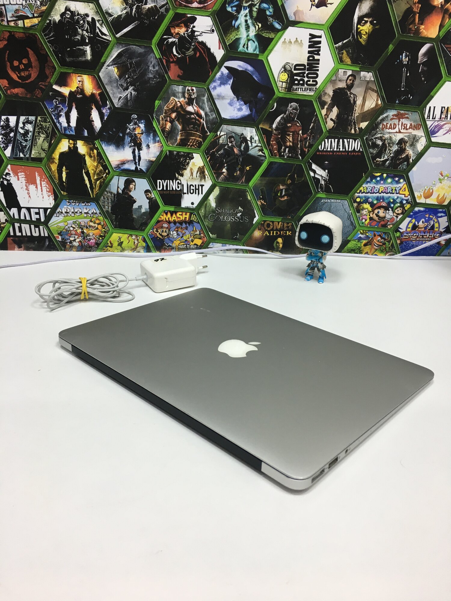 Ноутбук Apple MacBook Air 13 1440x900, Intel Core i5 2x1300Mhz, 4Gb, Intel HD Graphics 5000, SSD 256Gb, 2013, OS Big Sur. — фото 1