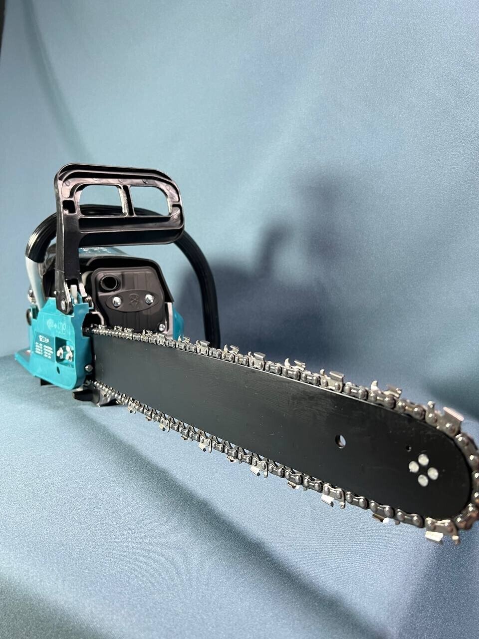 фото Бензопила цепная бензиновая 1800W 18" профессиональная ручная 1800В 3.4 л. с, 10500 об/мин