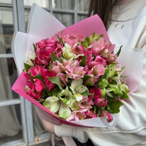 Изображение товара Букет микс из альстромерий , 7 шт, милый букет маме, любимым девушкам, коллеге или подруге от «Делаем сладко»