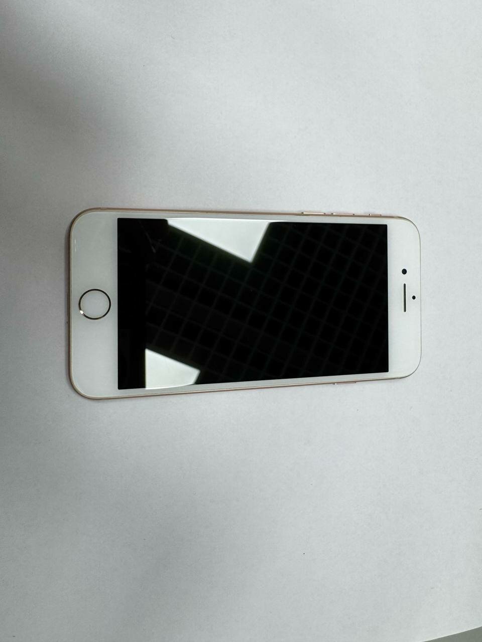 Смартфон Apple iPhone 8 64GB Gold ростест