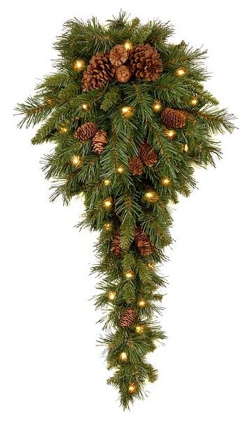 фото National Tree Company Настенный декор с лампочками Капля Еловая с шишками 91 см, 50 теплых белых LED ламп на батарейках, ПВХ 31PC3TDLB