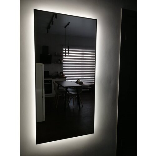 Зеркало с подсветкой 140х70 см настенное в раме интерьерное в прихожую / гостинную GLASSBERRY. Цвет рамы - Черный.
