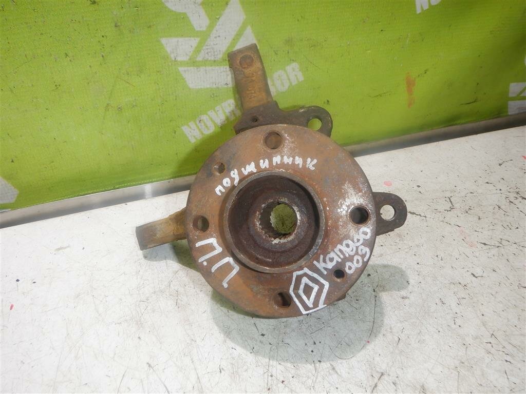 Кулак поворотный передний правый Renault Kangoo 97-03