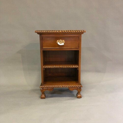 Изображение товара Тумба в стиле Chippendale DOMKORLEONE из красного дерева (mahogany wood) с ящиком и полкой, цвет орех LBW (коричневый)