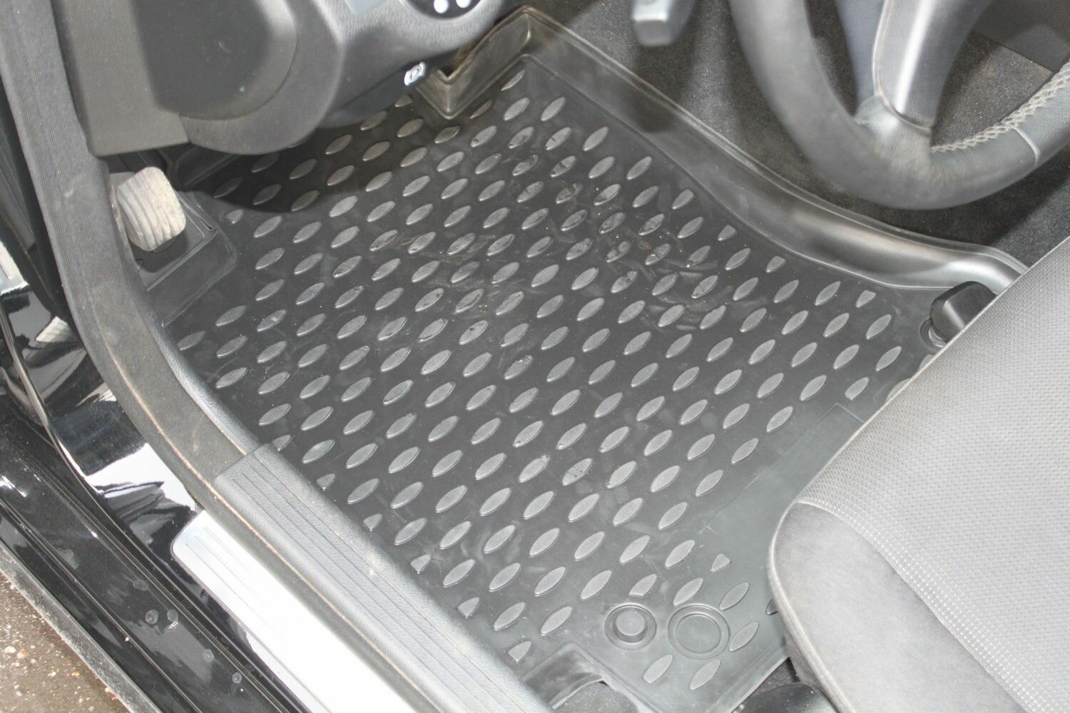 Коврики салона Element MERCEDES-BENZ C-Class W204 полиуретановые черные 4 шт. - фото №2