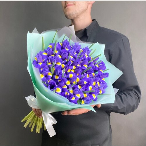 Букет «31 синий ирис», цветочный магазин Wow Flora