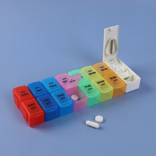 Таблетница - органайзер Неделька, с таблеторезкой, съeмные ячейки, утро/вечер, 20 x 7,5 x 2,5 см, 7 контейнеров по 2 секции, разноцветная