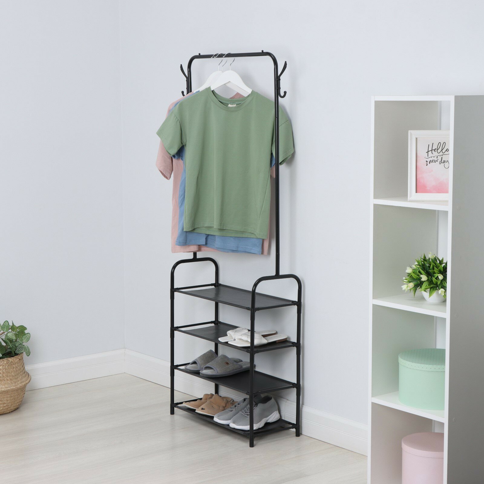 фото Вешалка напольная для одежды и обуви LaDо́m, с полками, 4 яруса, 60×26×160 см, цвет чёрный