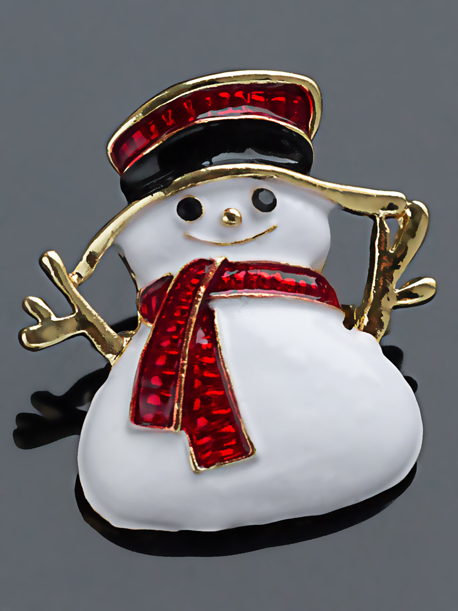 Брошь снеговик в шляпе новогодняя. Украшение на булавке.