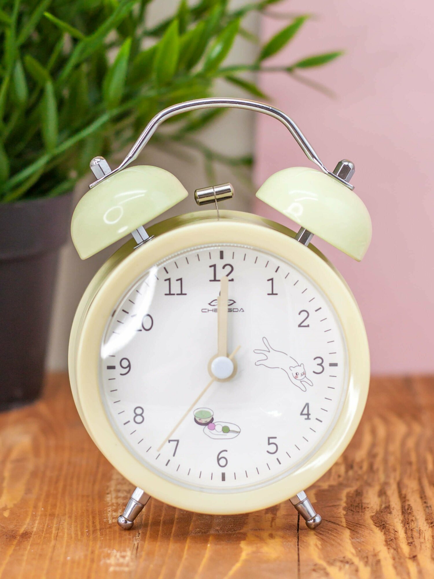 фото Часы настольные с будильником Image of cats pink