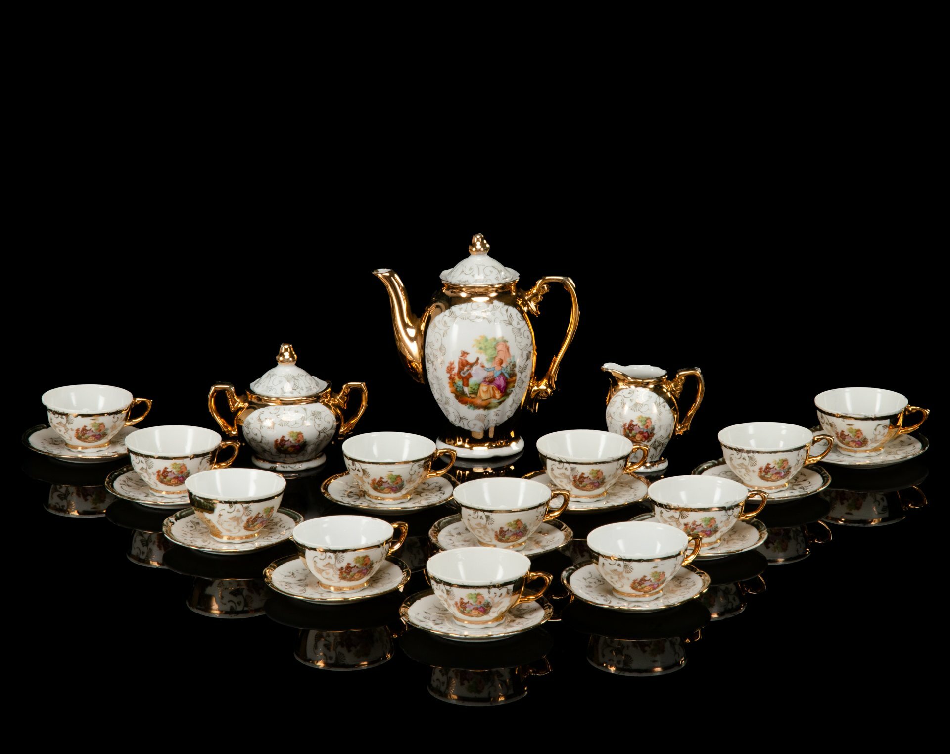 фото Сервиз кофейный с изображением галантной сцены, на 12 персон (27 предметов), фарфор