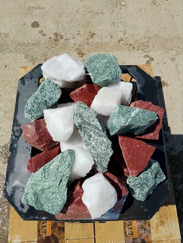 Изображение товара Микс камни для бани Жадеит Яшма Кварц колотые 8-15 см упаковка 15 кг