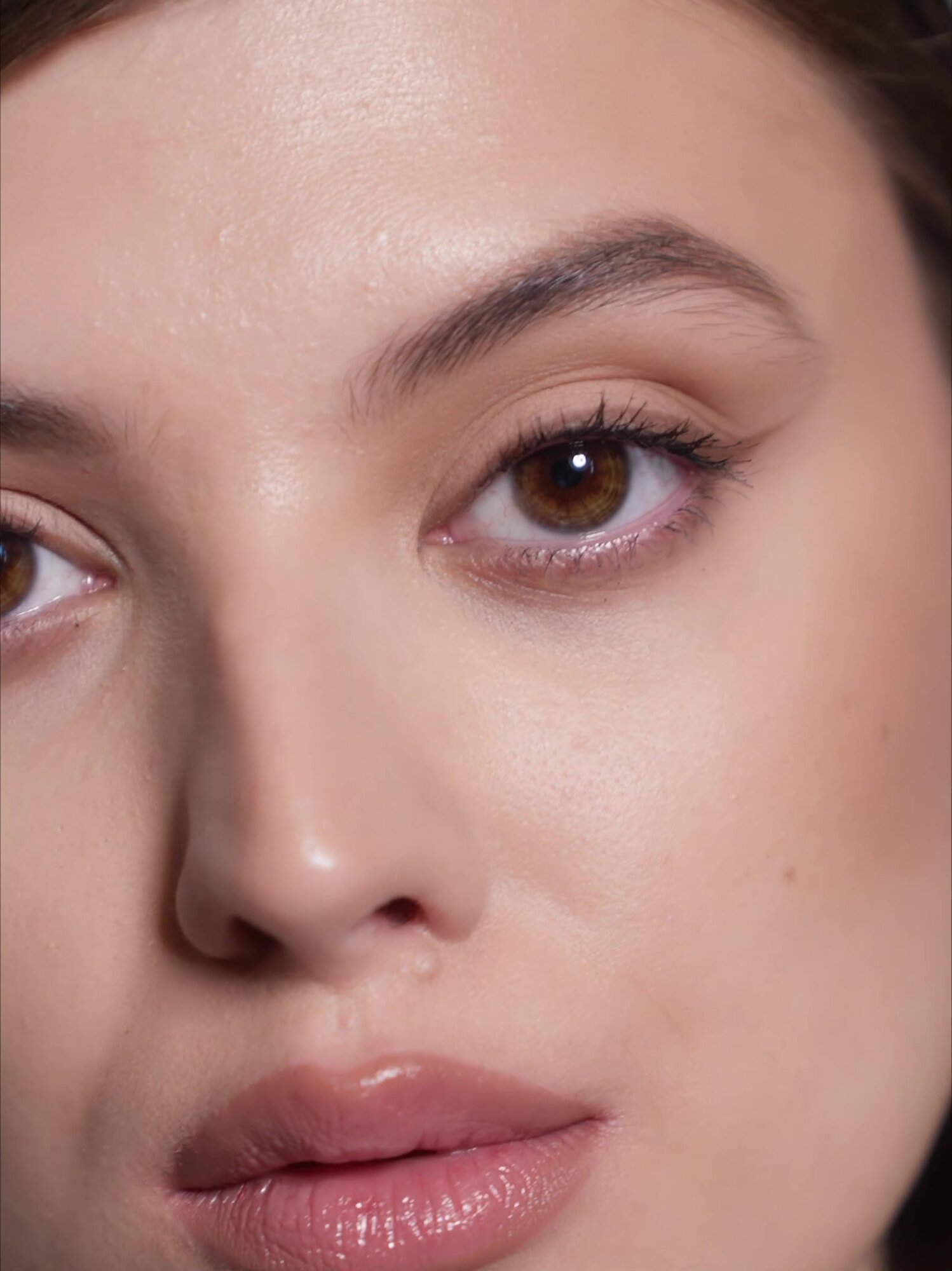 Карандаш для макияжа глаз и растушевки smoky eyes, оттенок Genova приглушенный серо-коричневый EYE PENCIL — фото 1